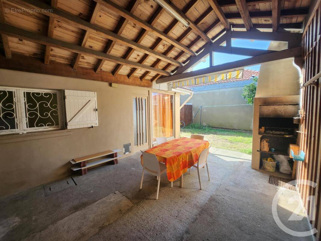 Maison à VENDAYS-MONTALIVET