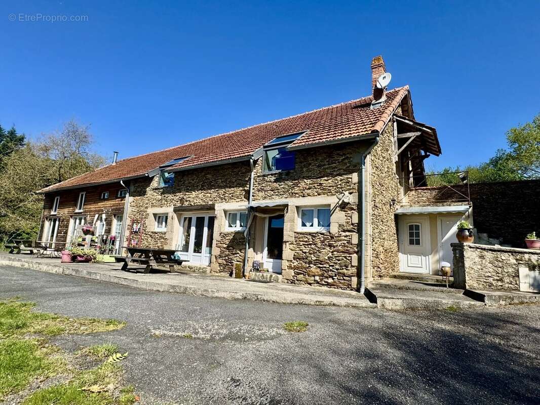 Maison à RIEUPEYROUX