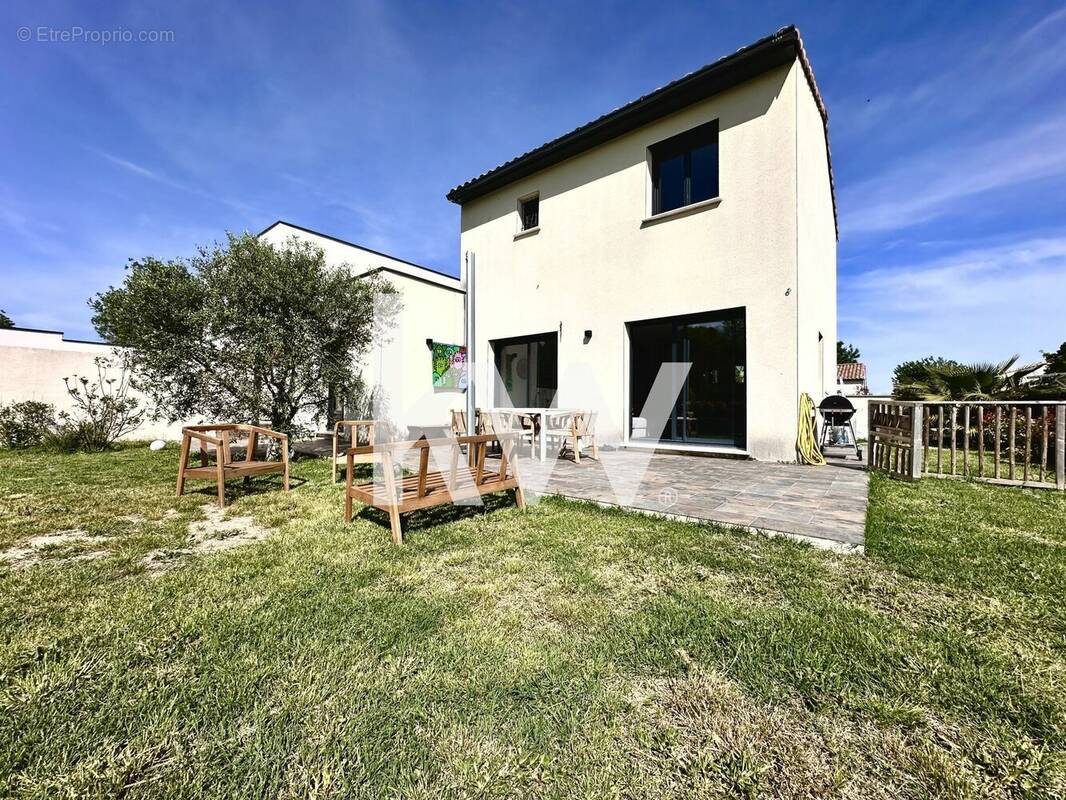 Maison à JUNAS