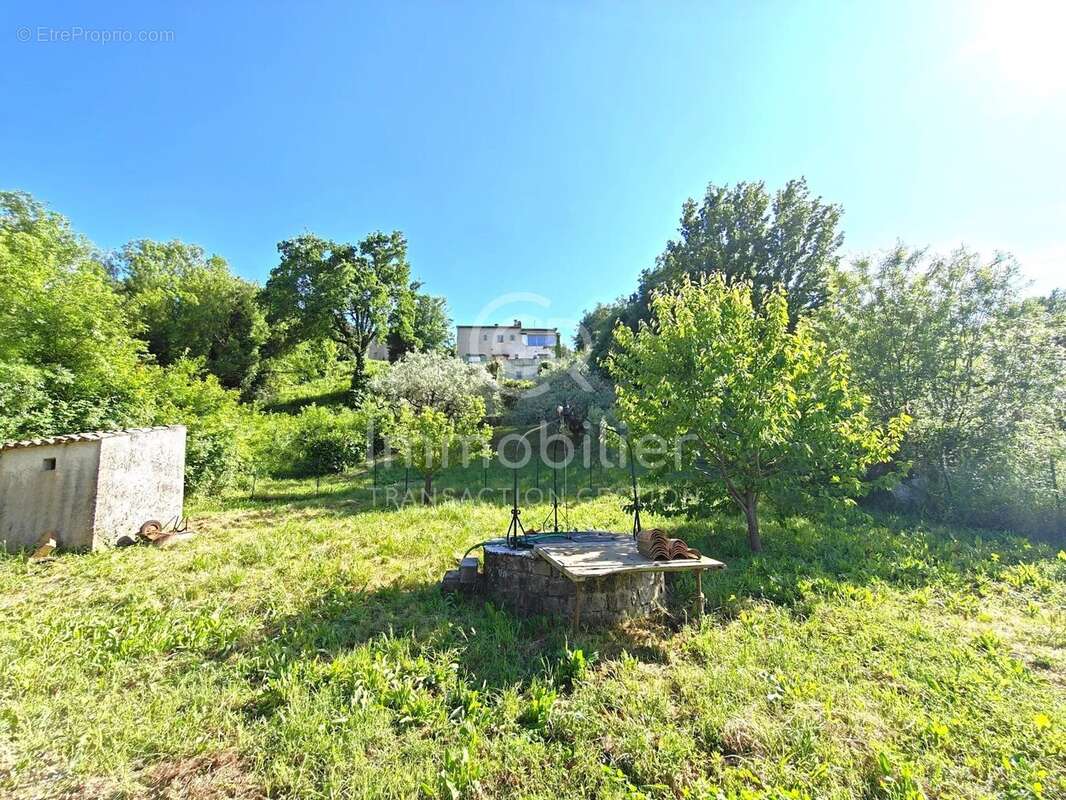 Maison à LA ROQUETTE-SUR-SIAGNE