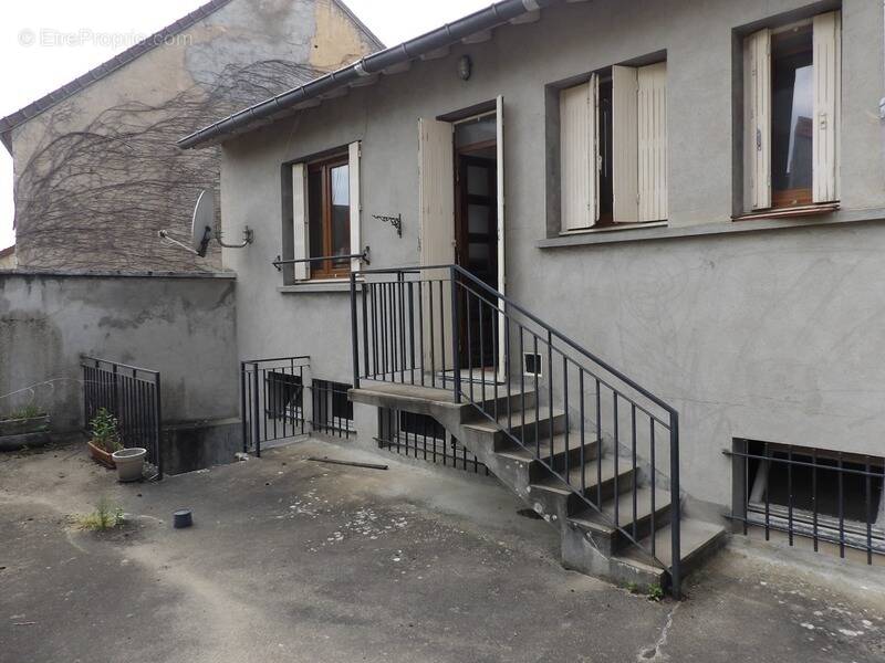 Maison à NERIS-LES-BAINS