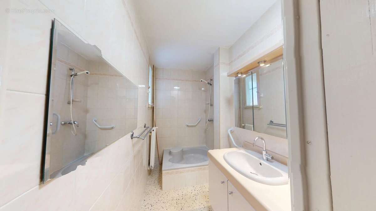 Appartement à PORT-DE-BOUC