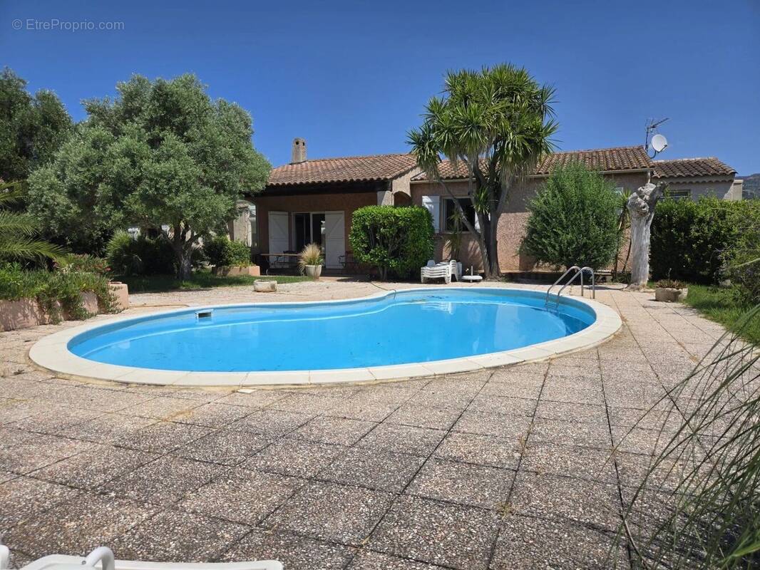 Maison à BORMES-LES-MIMOSAS