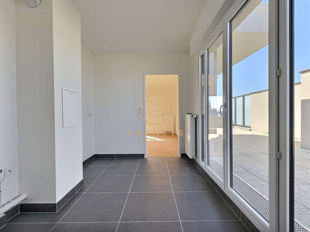 Appartement à SAINT-MAUR-DES-FOSSES