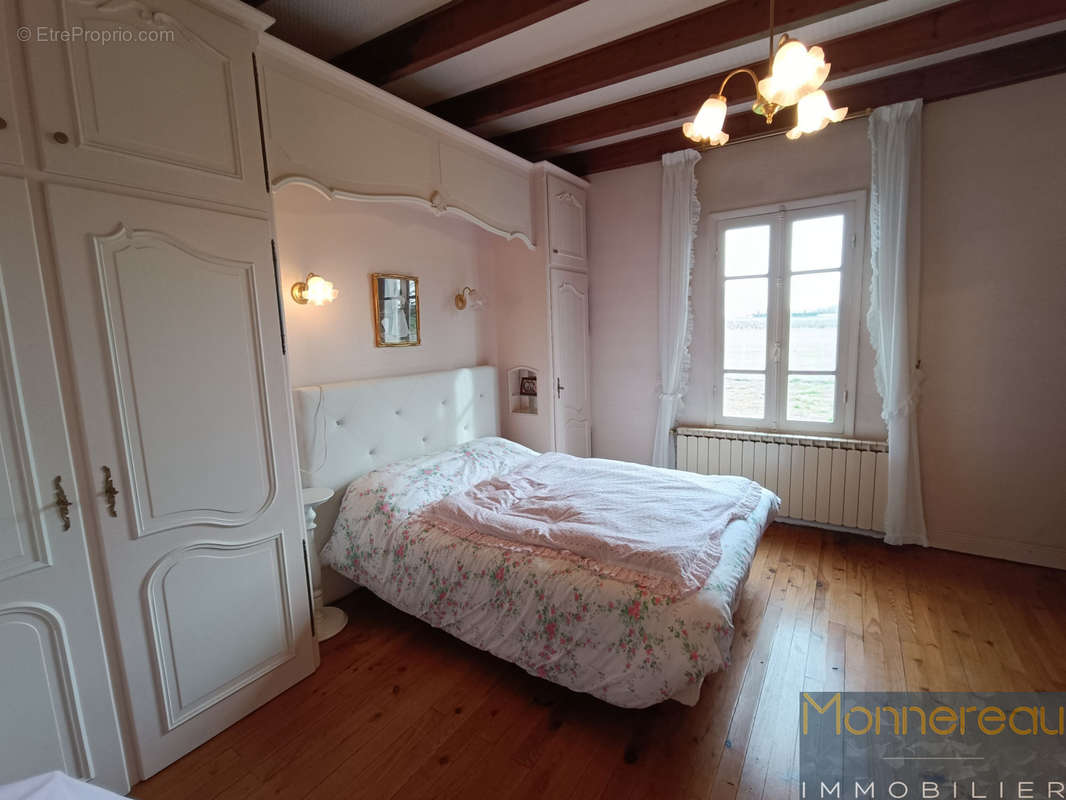 Maison à ROULLET-SAINT-ESTEPHE