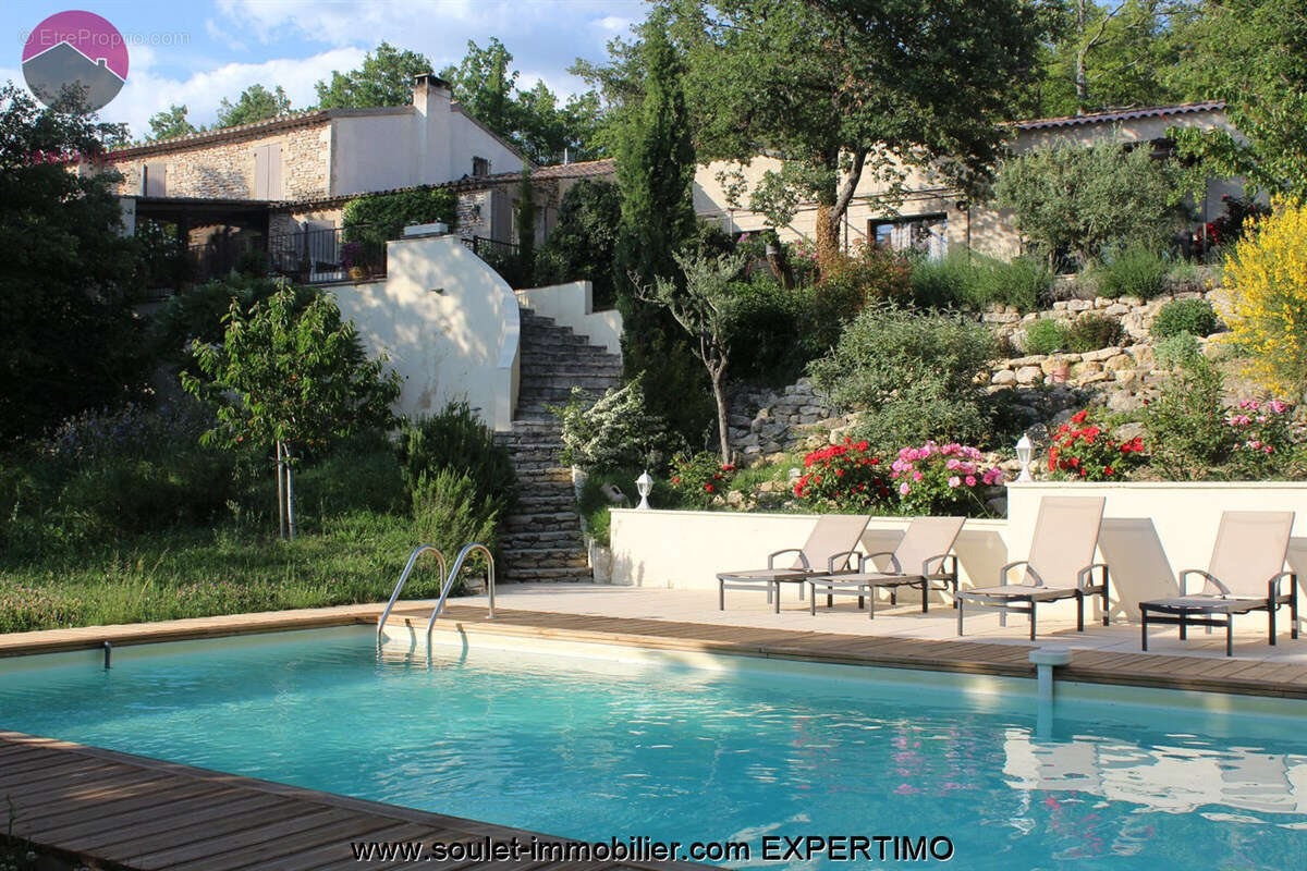 Maison à GORDES