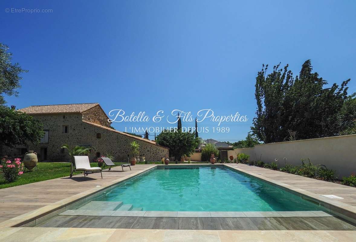 Maison à LAUDUN-L&#039;ARDOISE