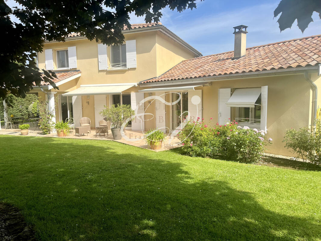 Maison à CHASSELAY