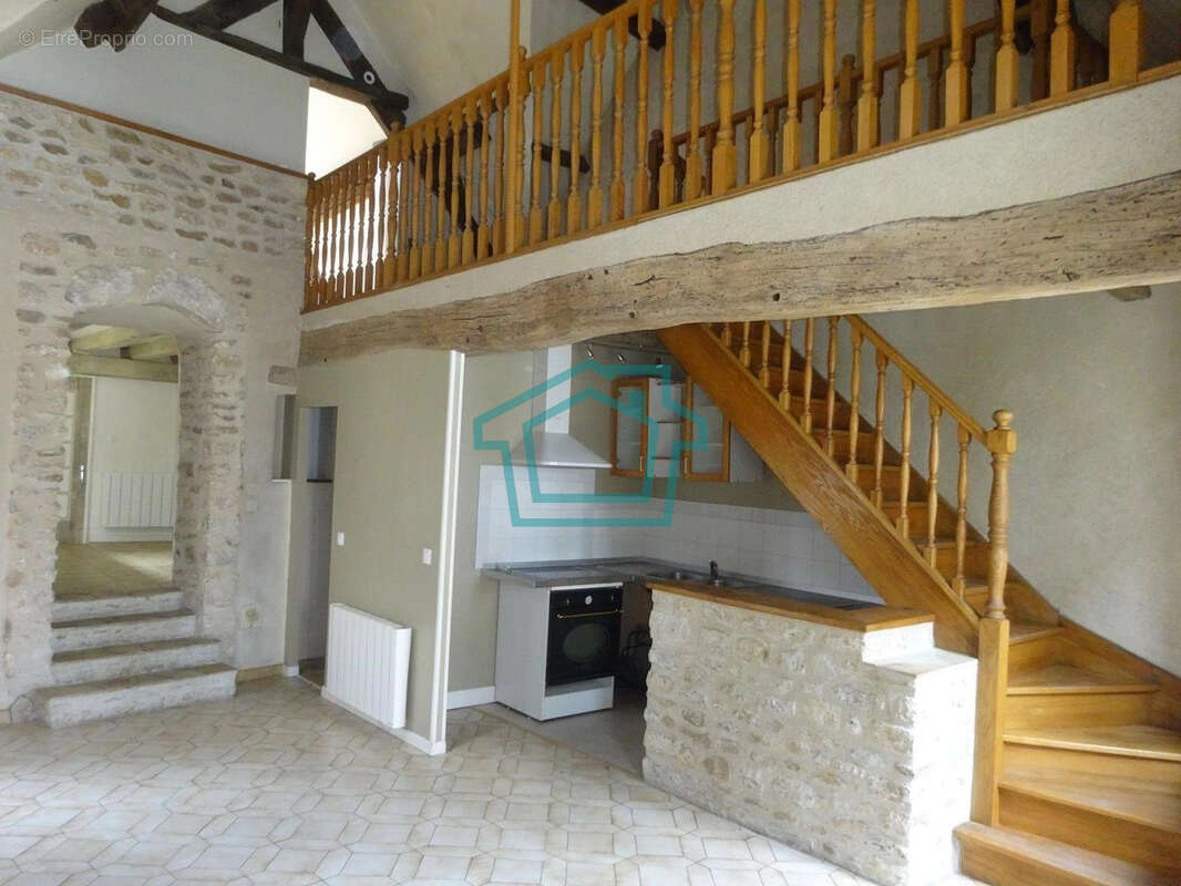 Maison à LA QUEUE-LES-YVELINES