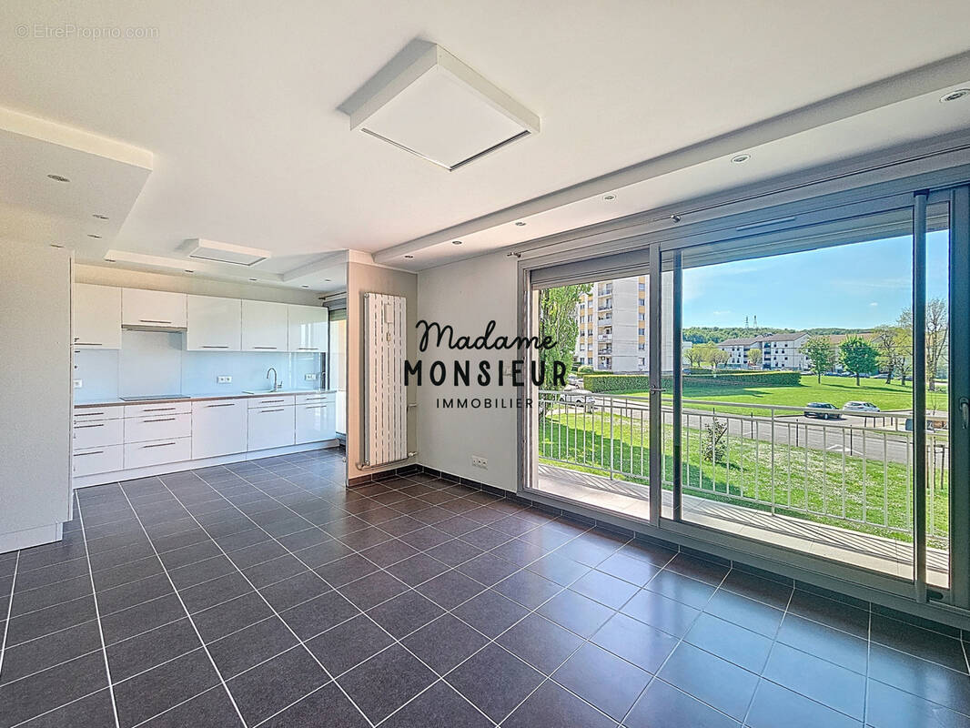 Appartement à LA VERPILLIERE