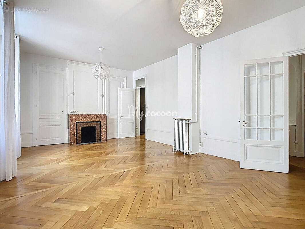 Appartement à LYON-6E