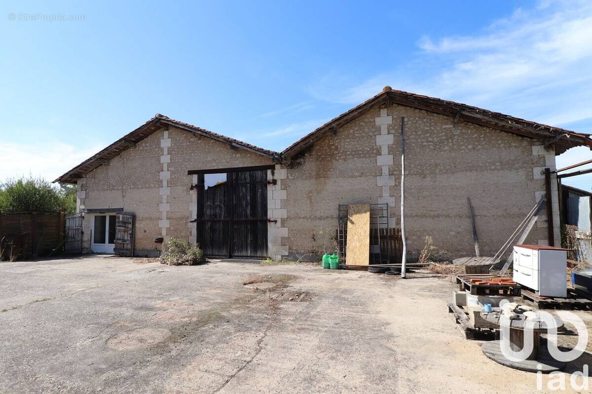 Photo 1 - Maison à CHALAIS