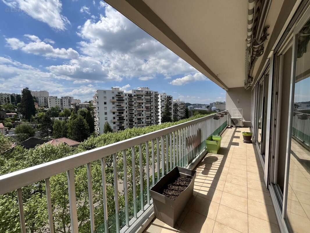 Appartement à SAINT-ETIENNE
