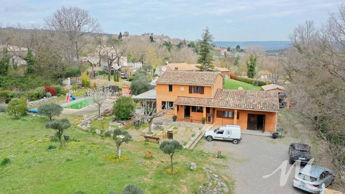 Maison à MONTMEYAN