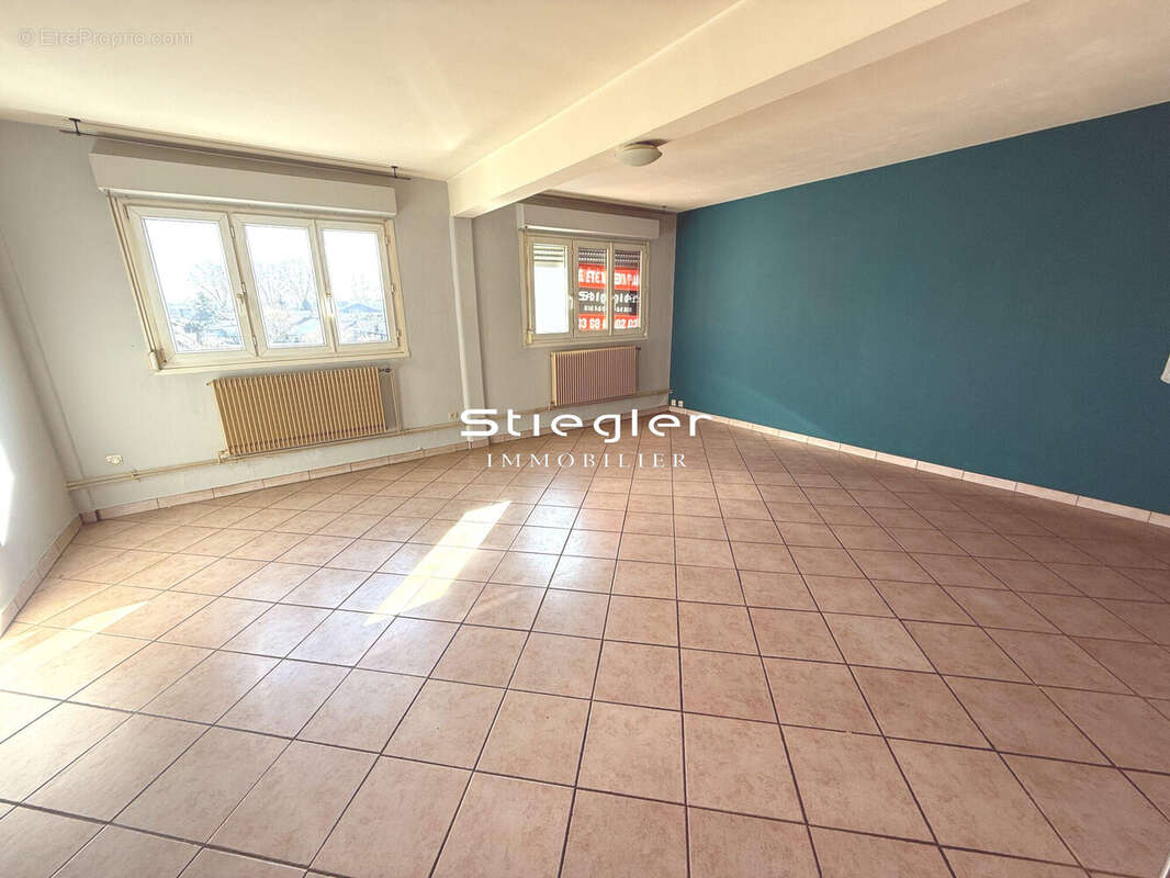 Salon-séjour - Appartement à ILLKIRCH-GRAFFENSTADEN