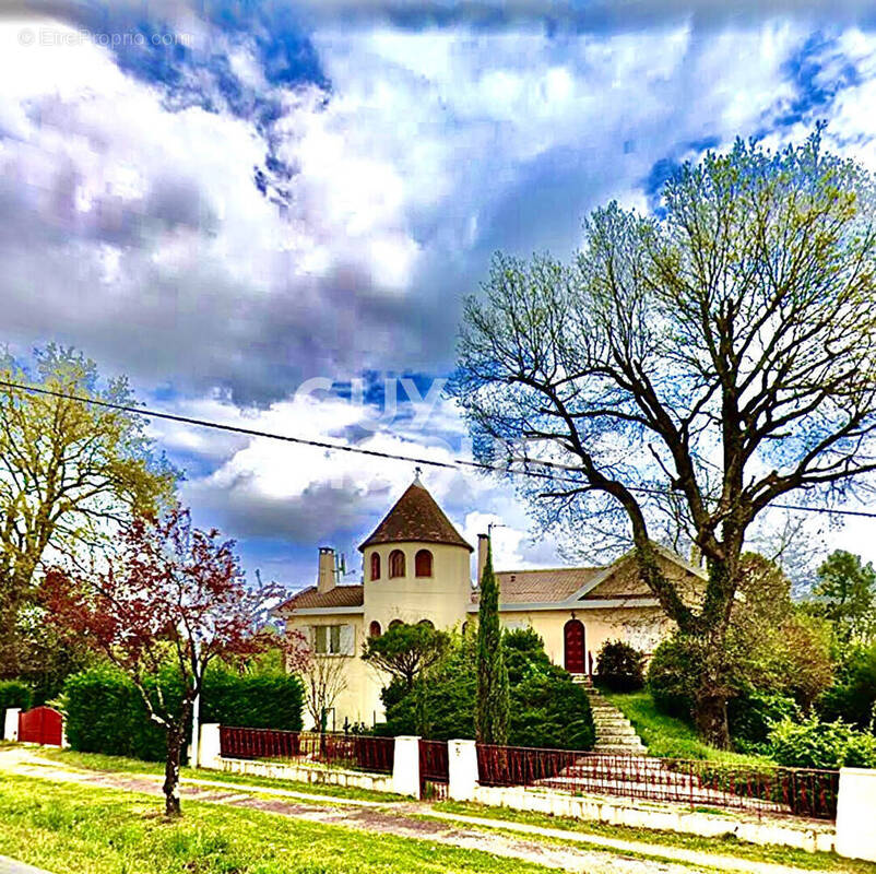 Maison à PAREMPUYRE