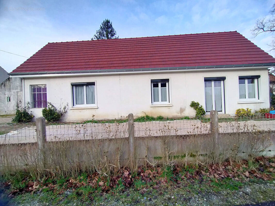 Maison à SAINT-GERMAIN-DU-BOIS