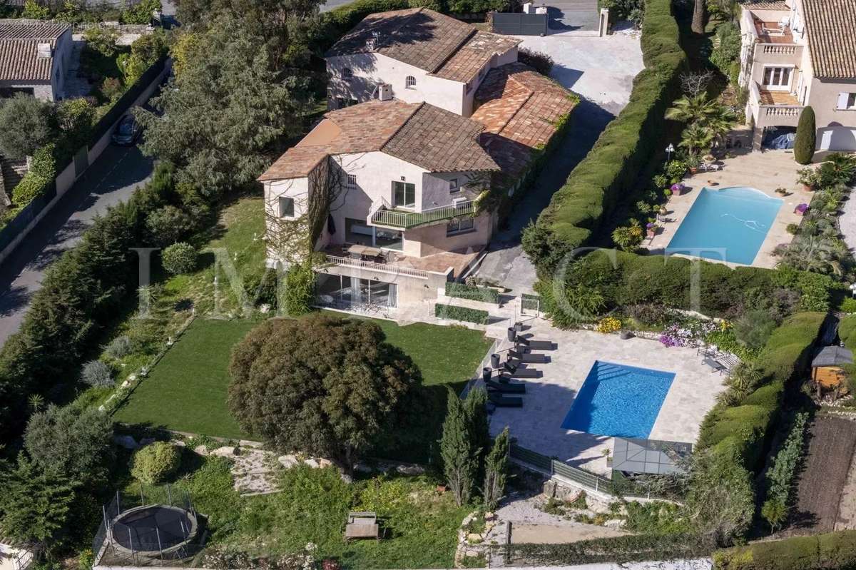 Maison à LE CANNET