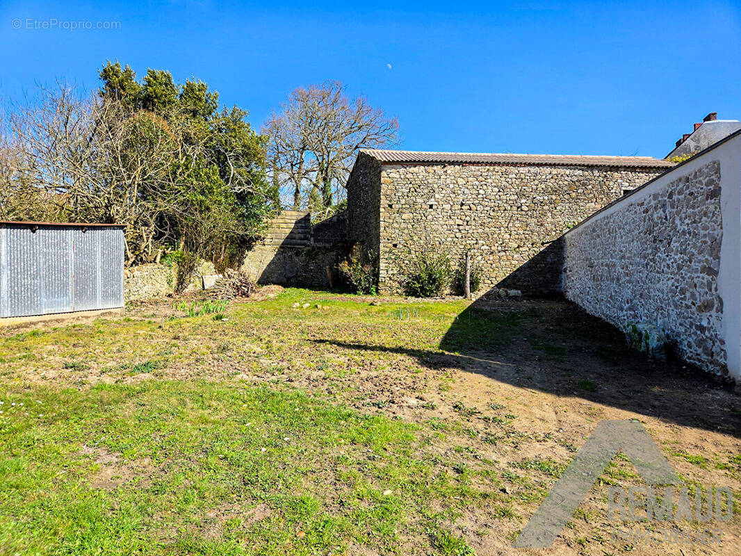 Terrain à AIZENAY