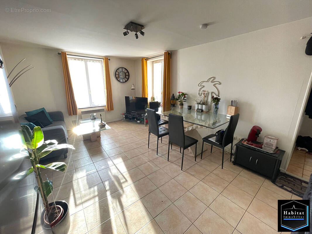Appartement à LE PLESSIS-BELLEVILLE