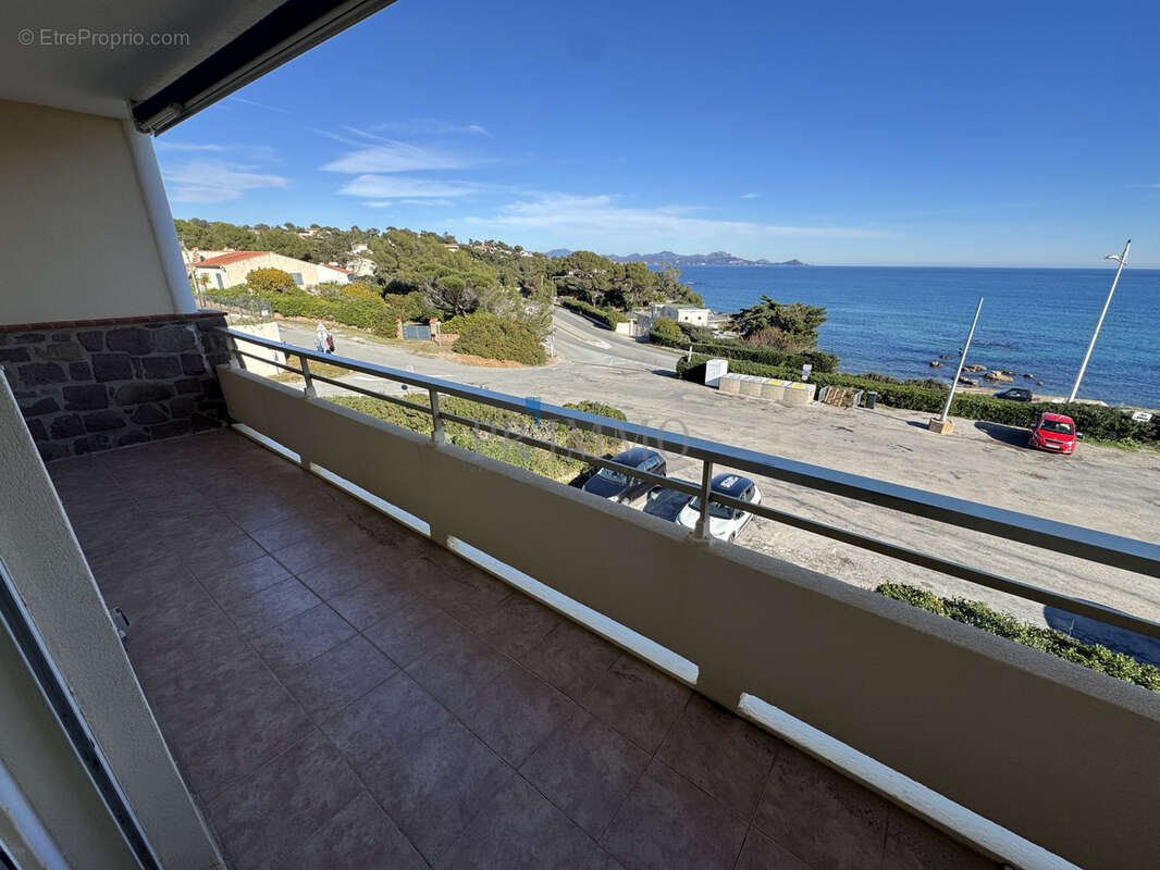 Appartement à ROQUEBRUNE-SUR-ARGENS