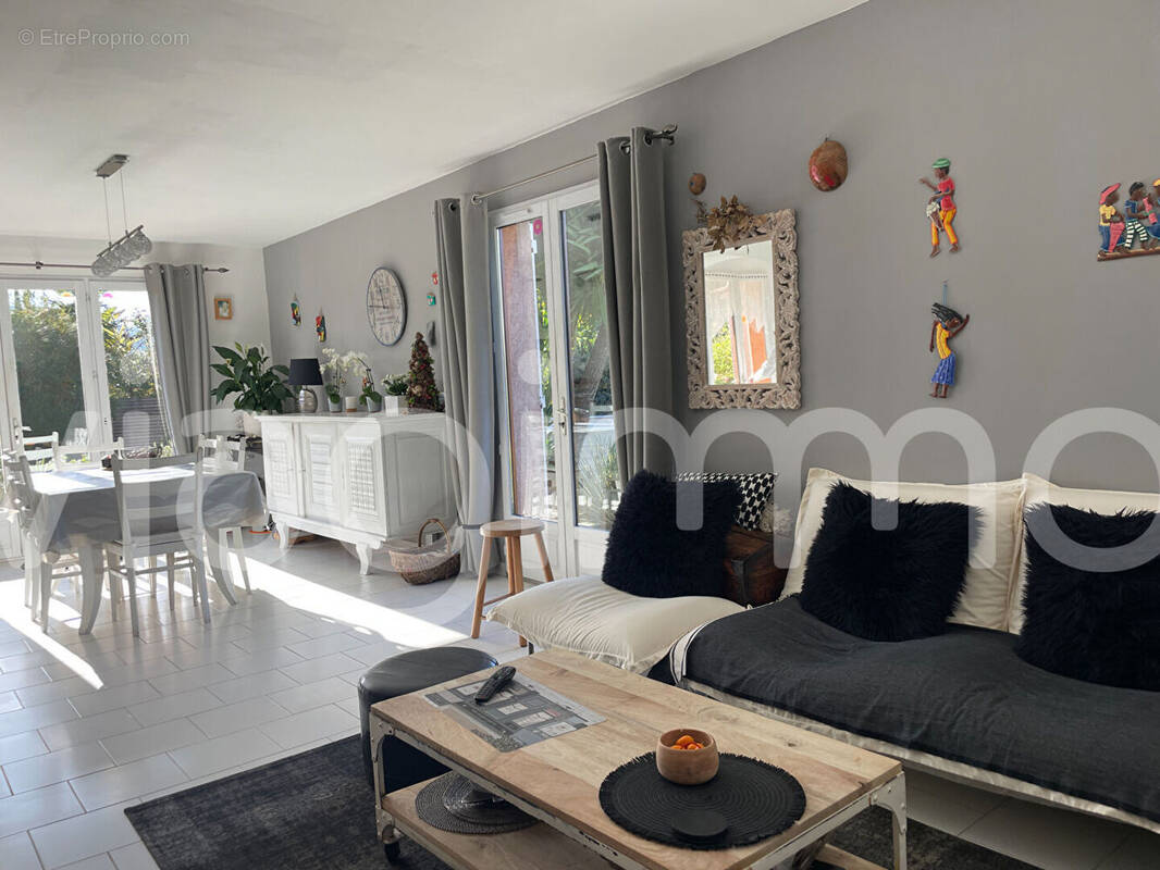 Maison à BORMES-LES-MIMOSAS