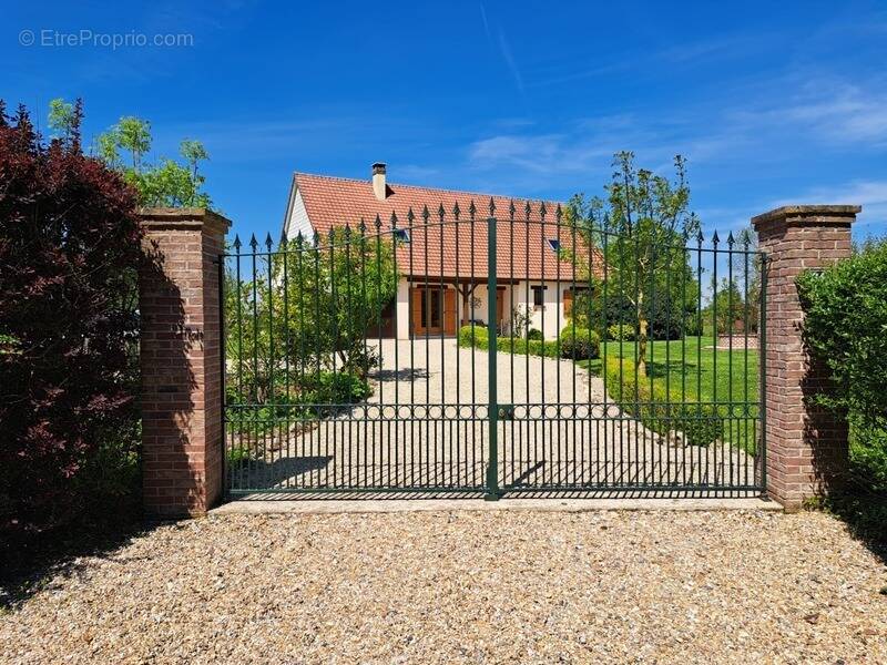 Maison à LA FEUILLIE