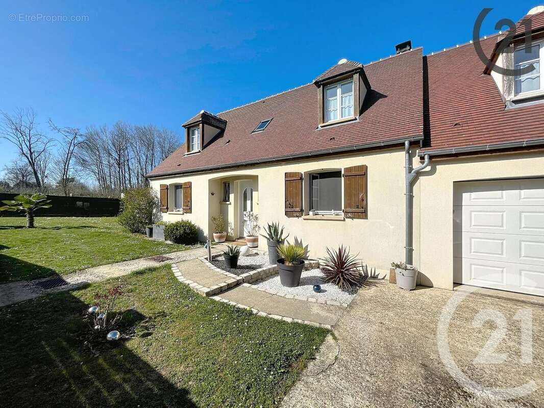 Maison à VOULX