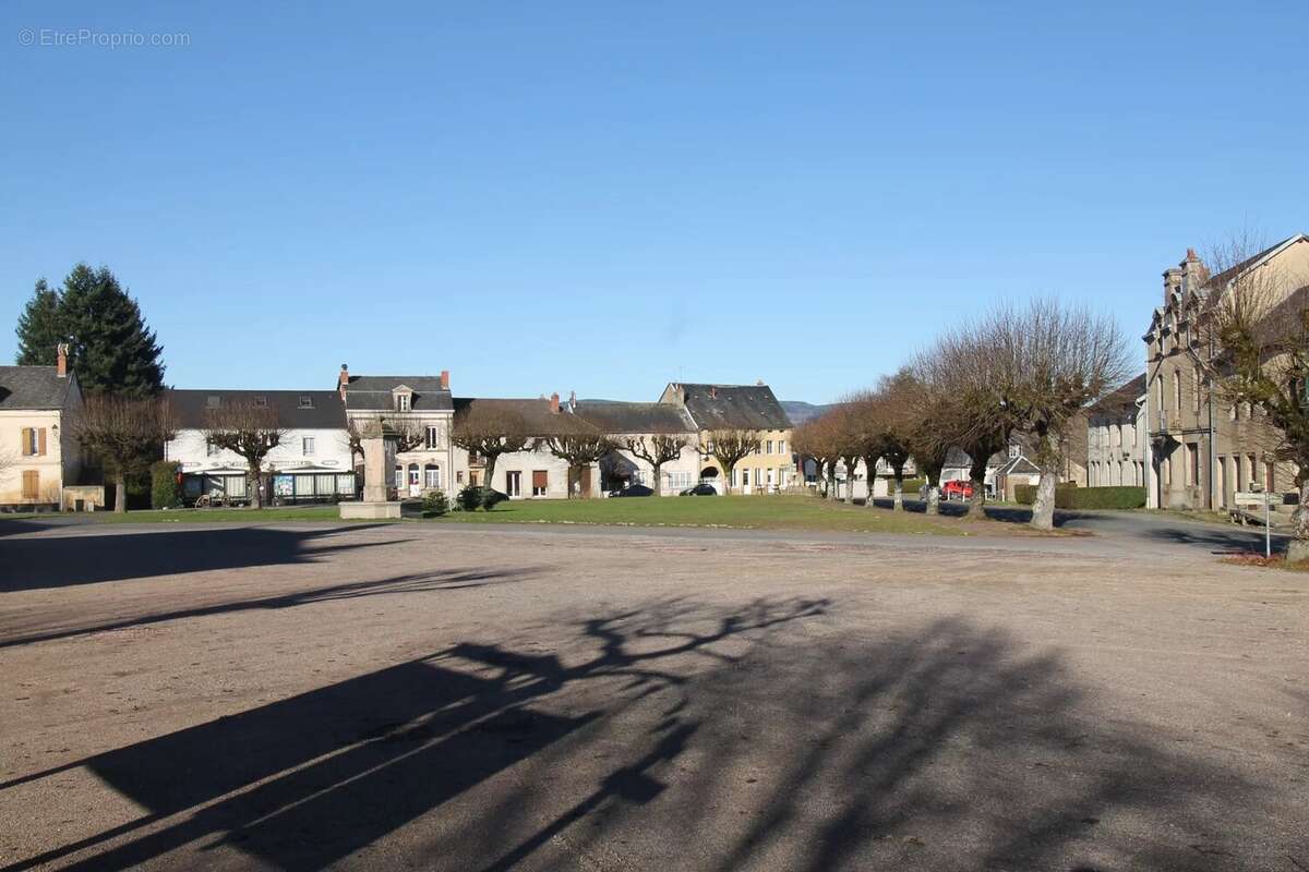 Appartement à SAINT-LEGER-SOUS-BEUVRAY