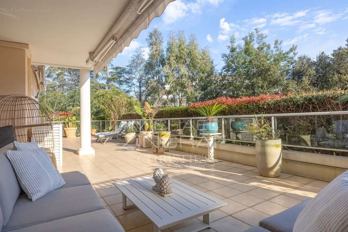 Appartement à MANDELIEU-LA-NAPOULE