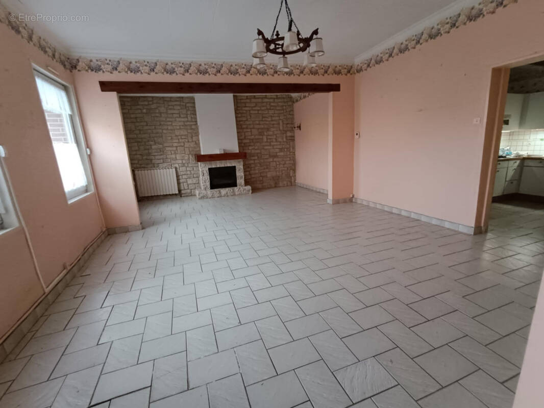 Maison à BRUAY-LA-BUISSIERE