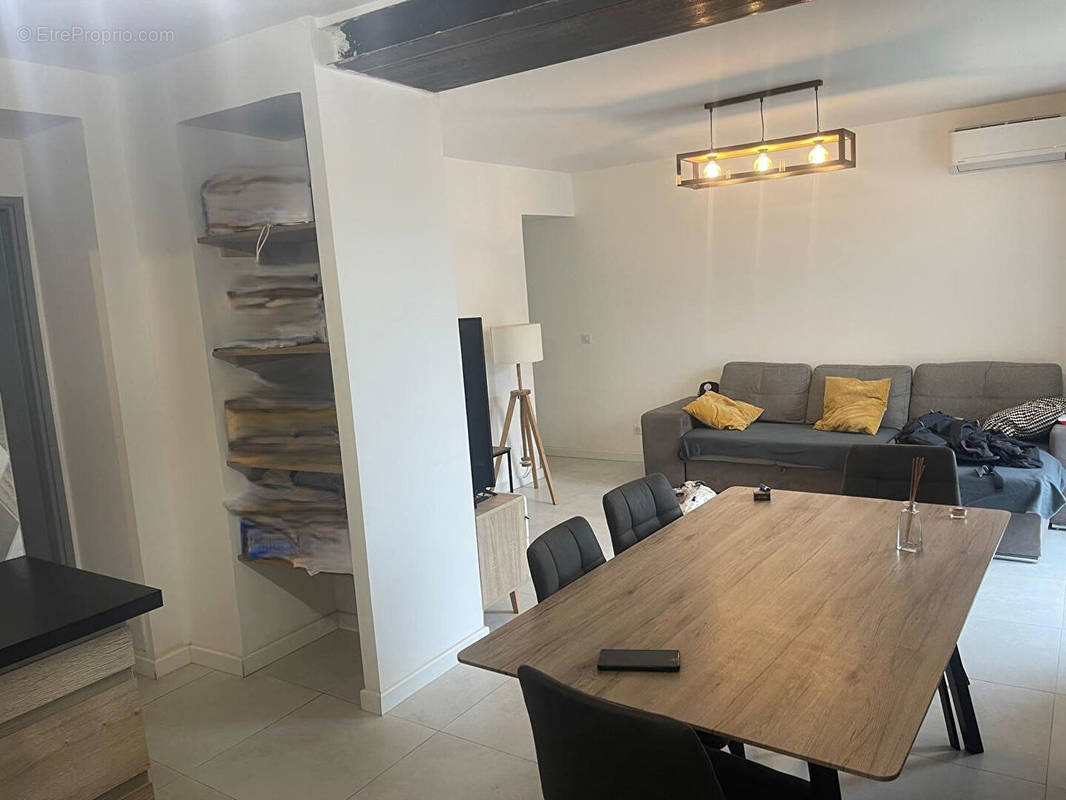 Appartement à SAINT-SATURNIN-LES-AVIGNON