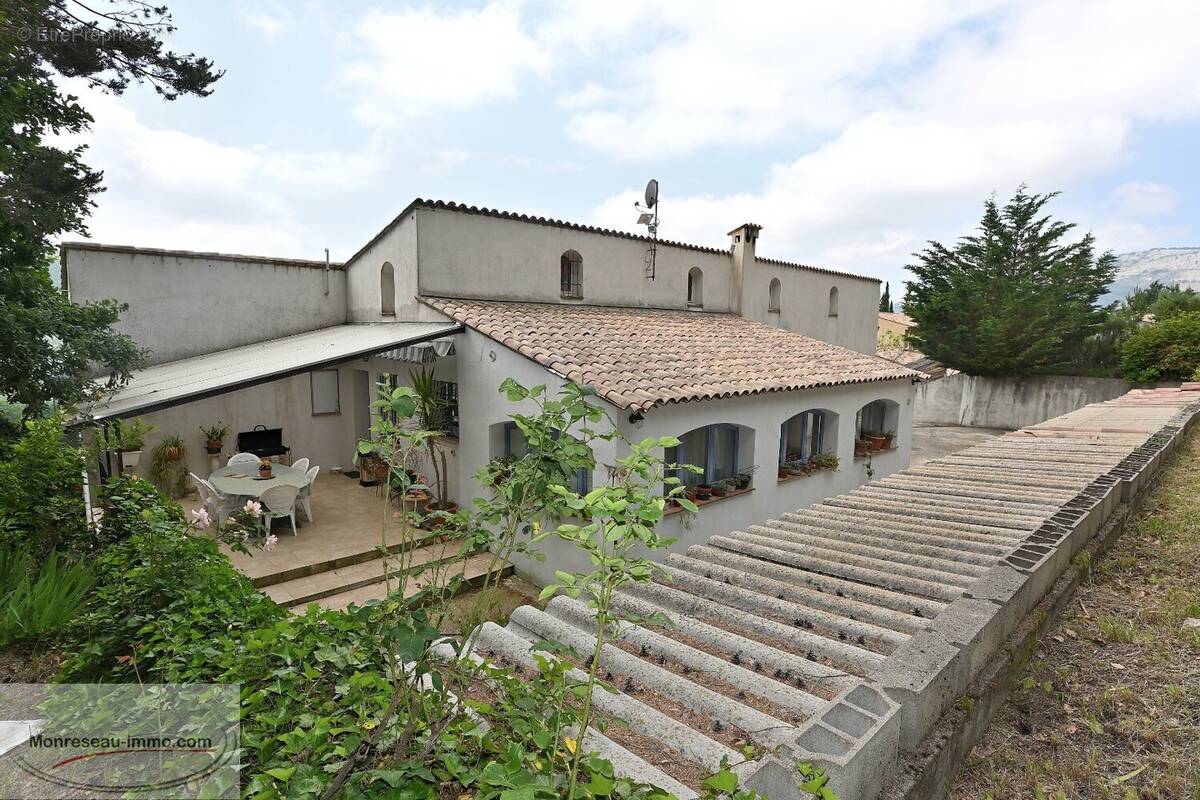 Maison à ESCRAGNOLLES