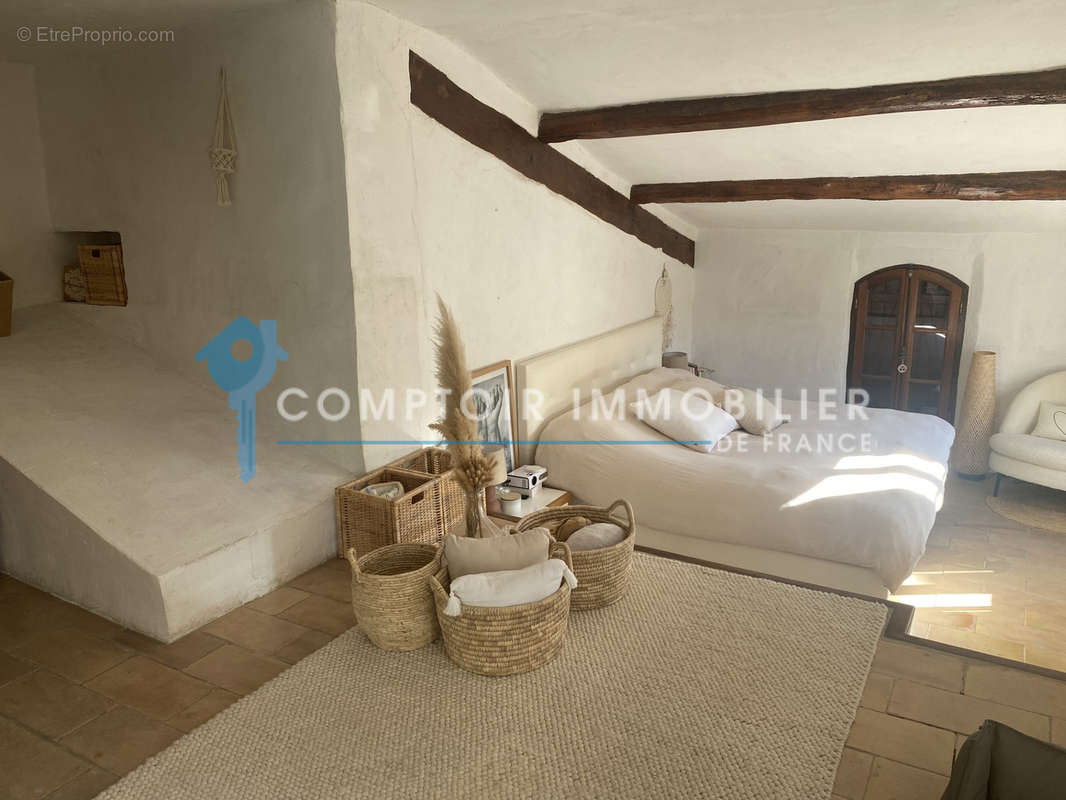 Maison à MANDELIEU-LA-NAPOULE