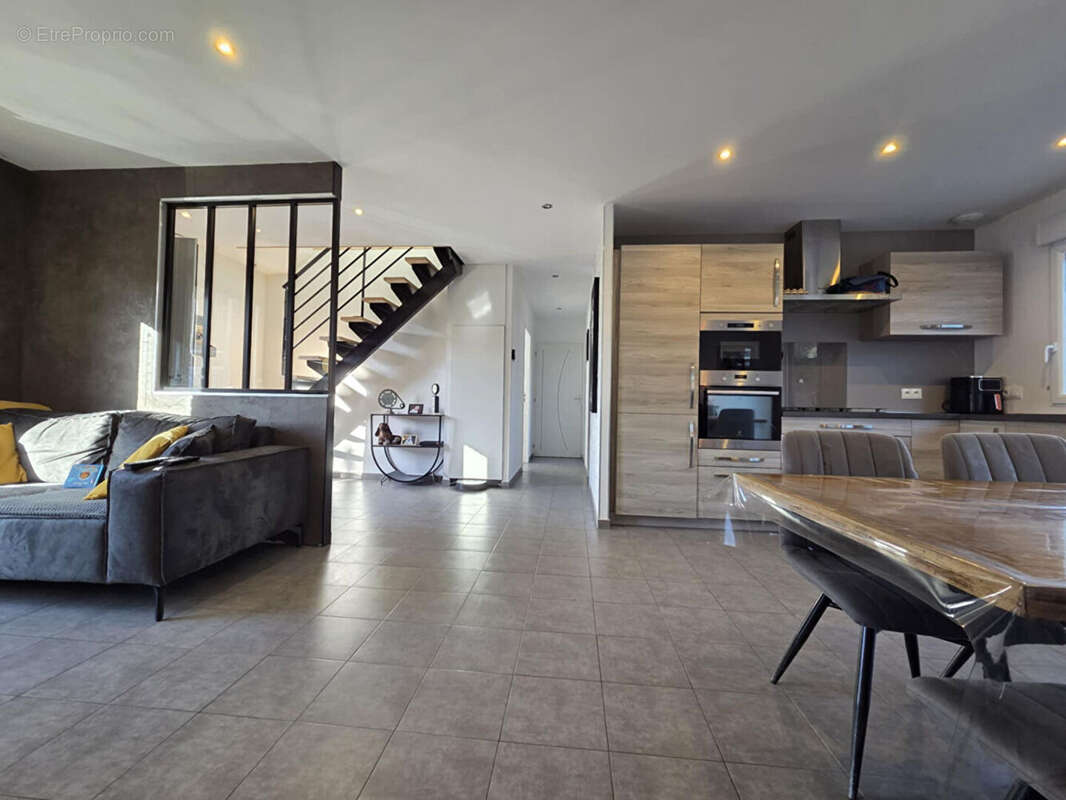 Maison à AIX-NOULETTE