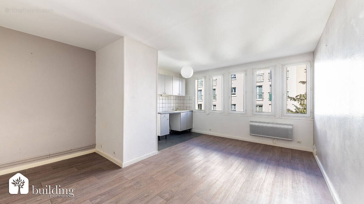 Appartement à COURBEVOIE