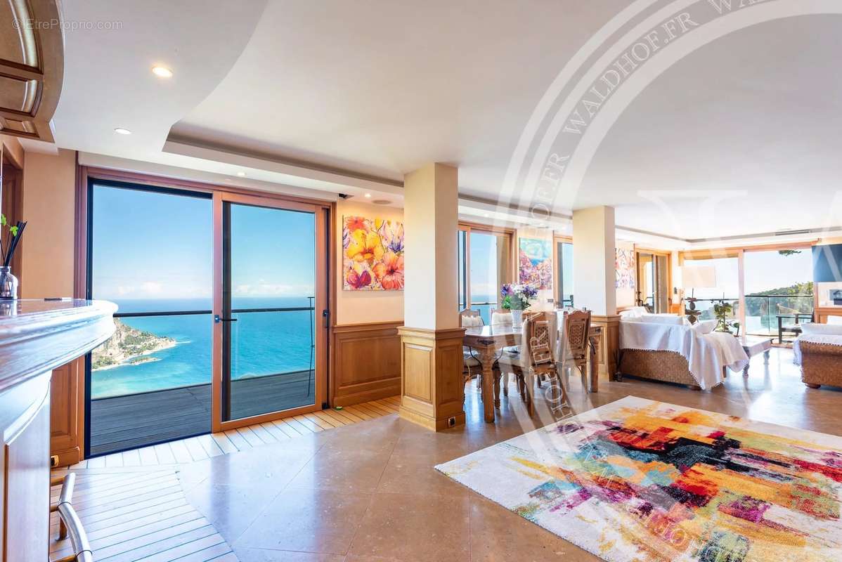 Maison à EZE