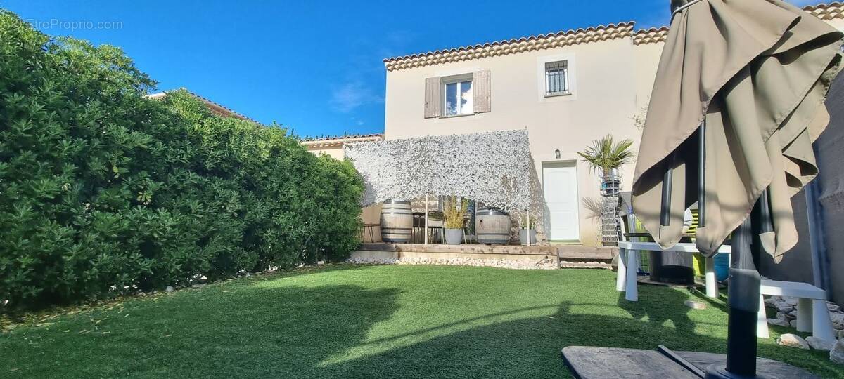 Maison à SORGUES