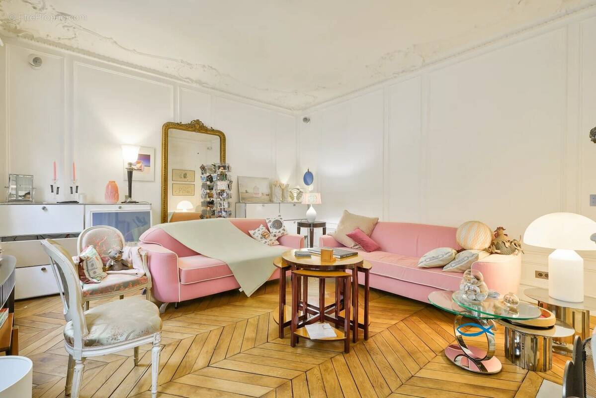 Appartement à PARIS-17E