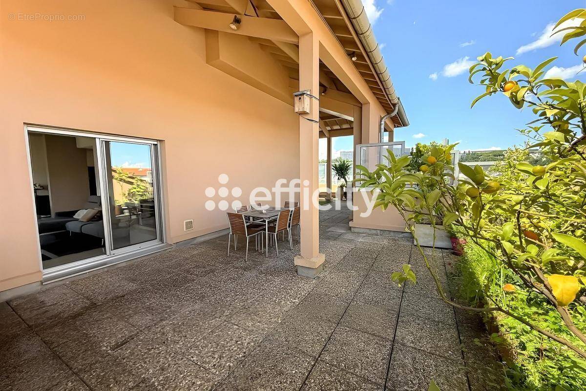 Appartement à LYON-9E