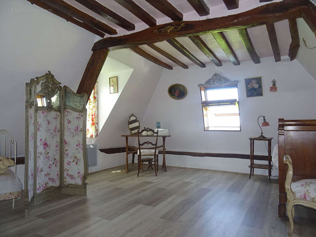Maison à CORMEILLES