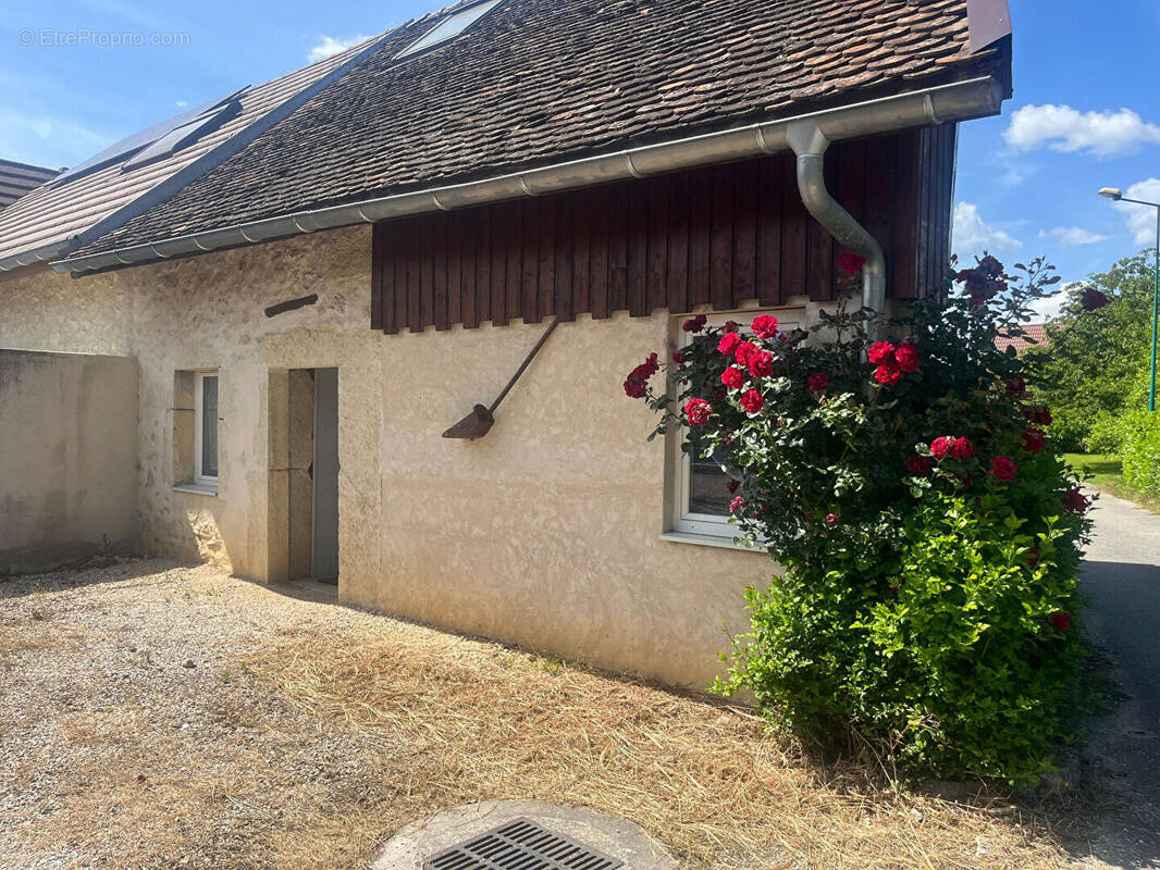 Maison à YENNE