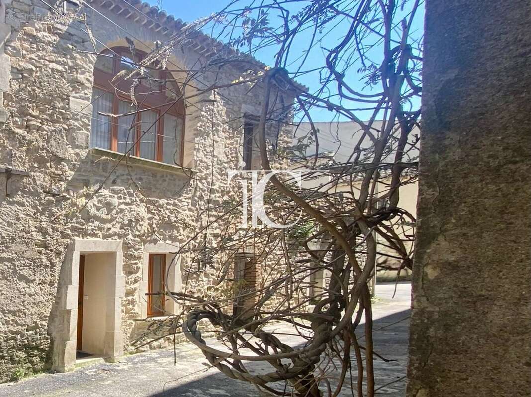 Maison à BARJAC