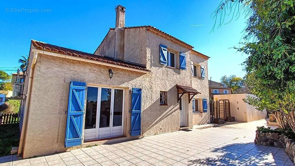 Maison à LA LONDE-LES-MAURES