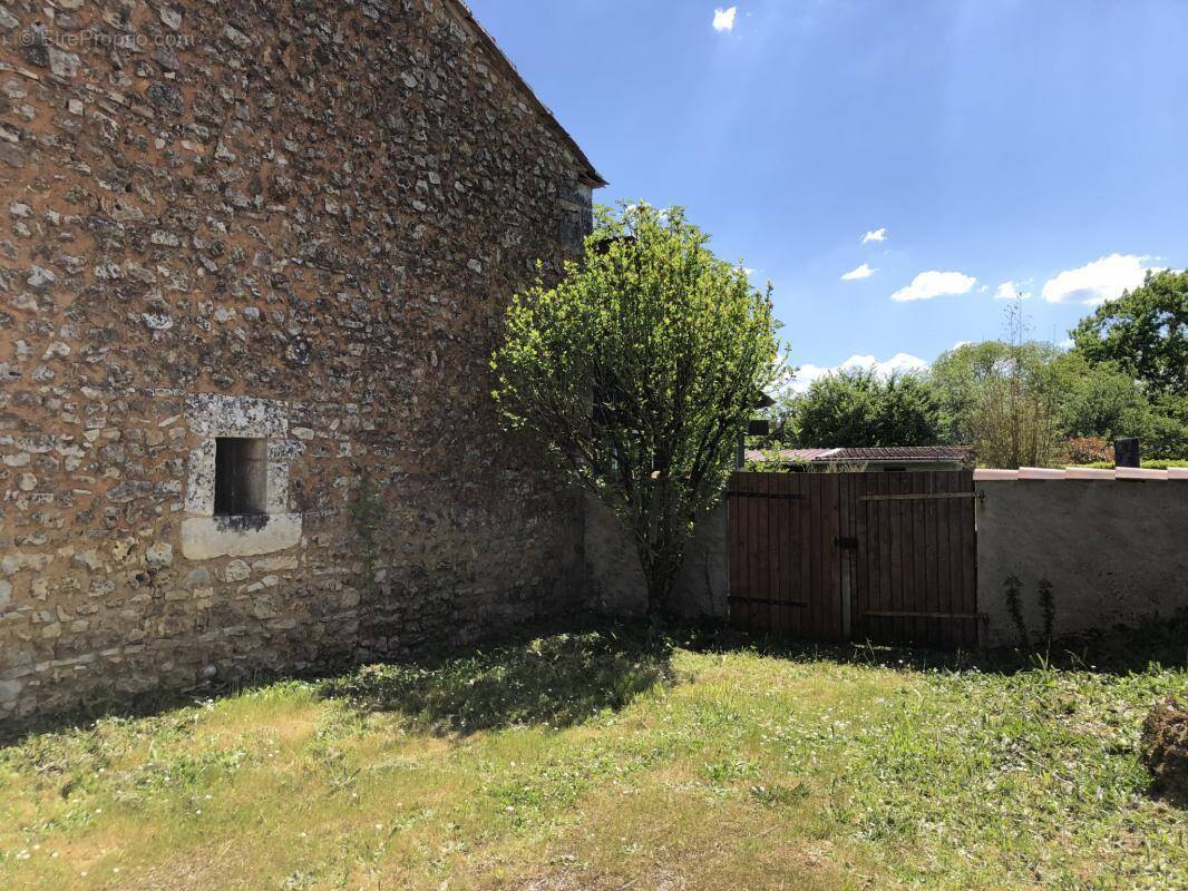 Maison à RIVIERES
