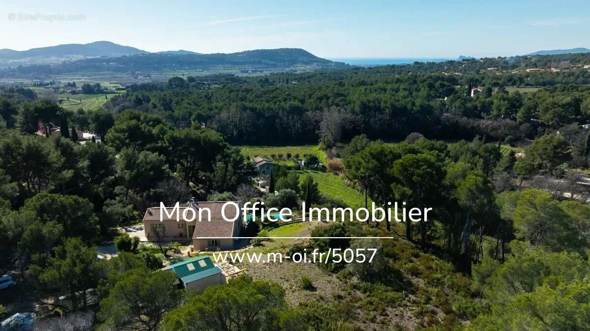 Maison à LE CASTELLET