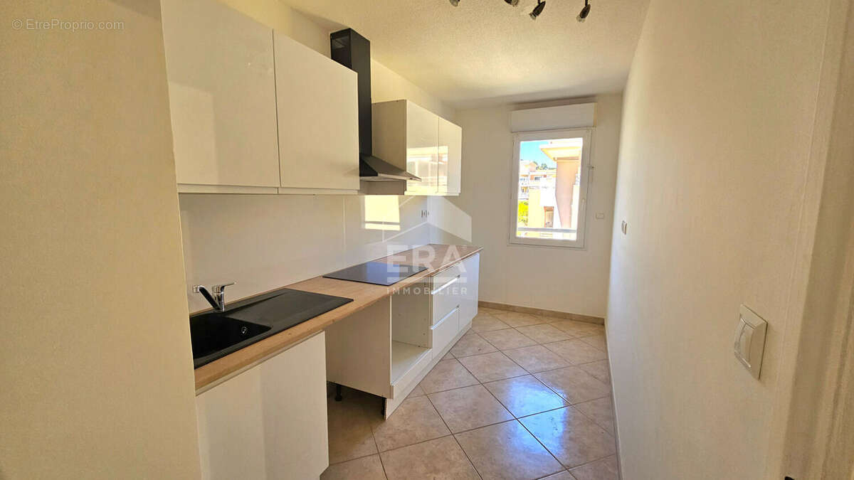 Appartement à SAINT-LAURENT-DU-VAR