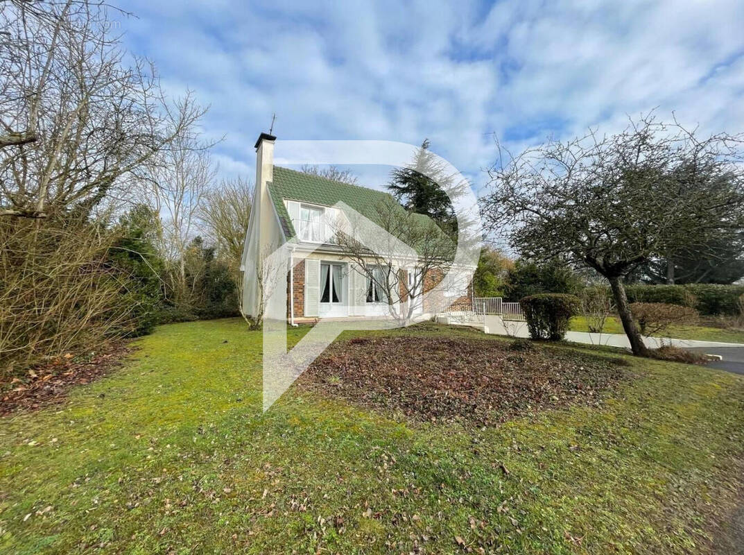 Maison à MENNECY