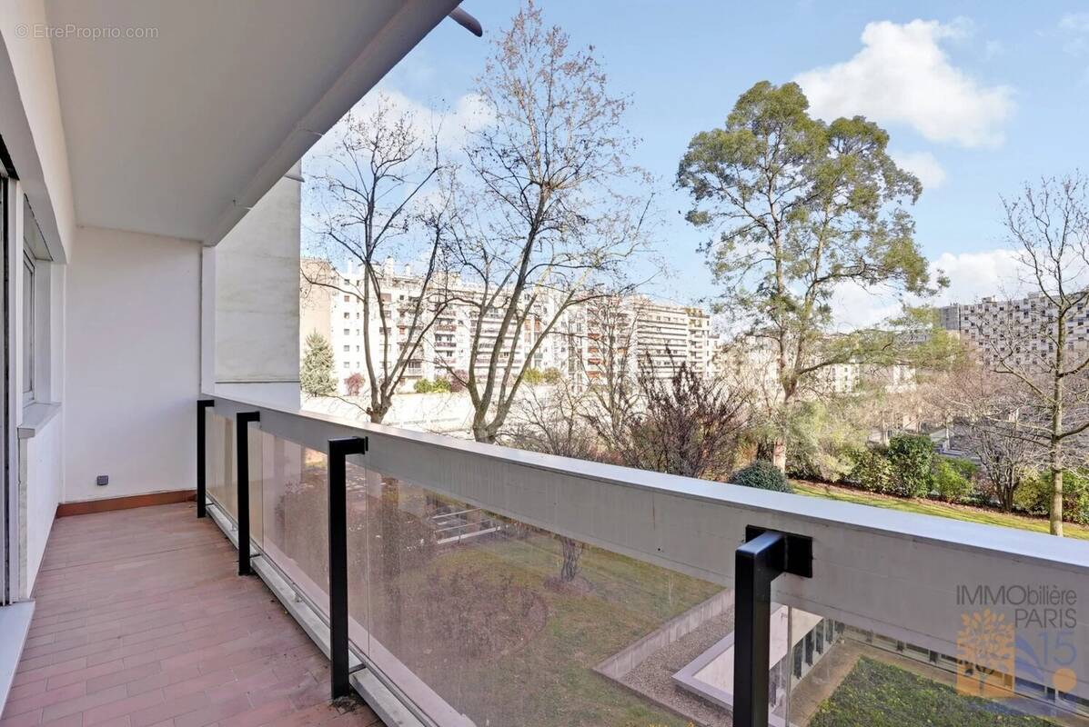 Appartement à PARIS-15E