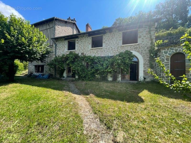 Maison à CONDAT-SUR-VIENNE